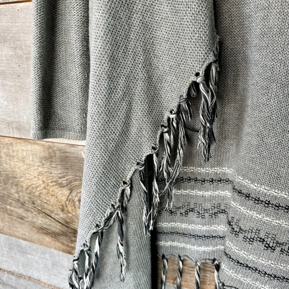 Cabi Prairie Wrap Open Front Waterfall Long Cardigan M Gray Fringe Western Drape - Picture 6 of 14